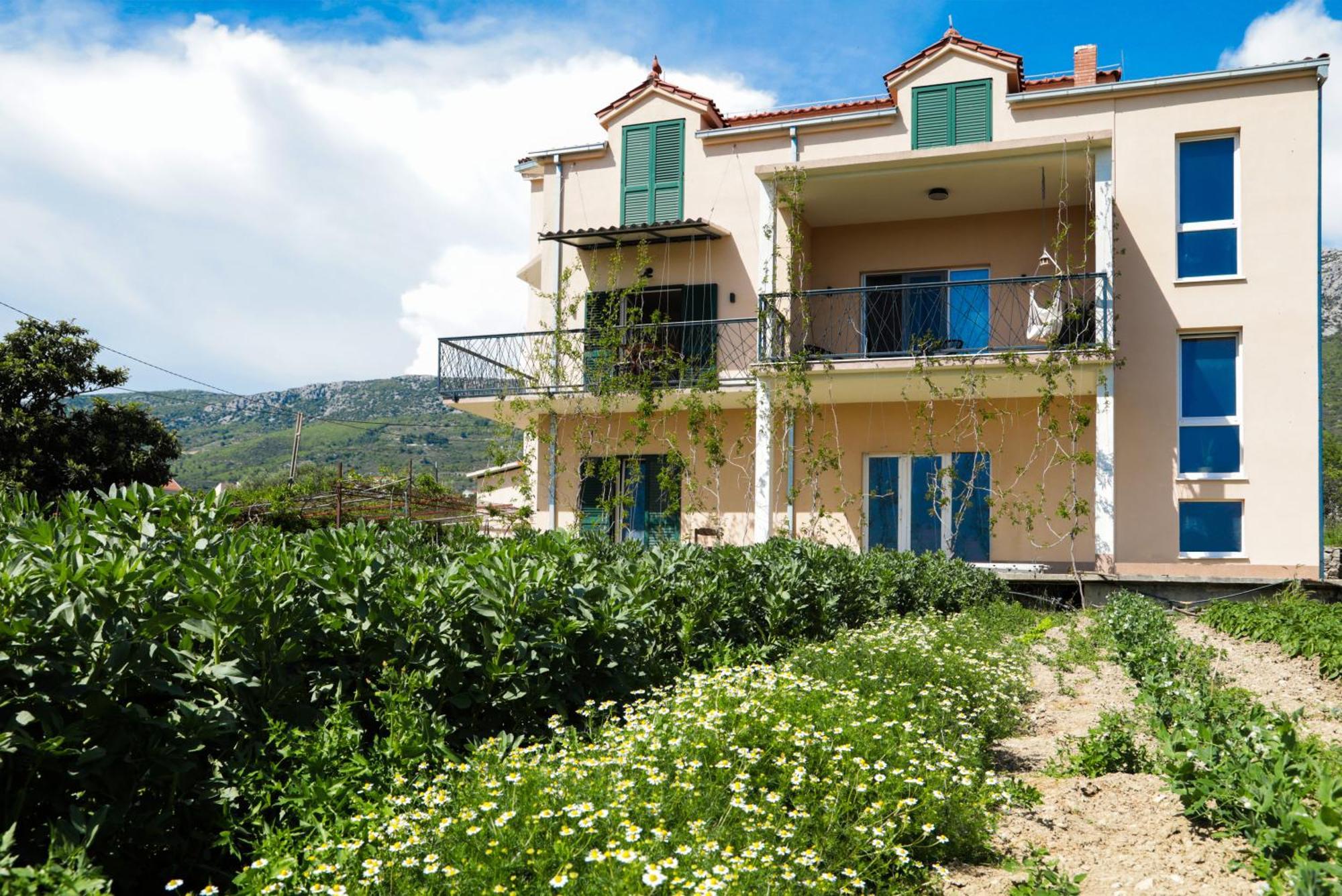4-Star Apartments Bianco Kaštela Exteriör bild